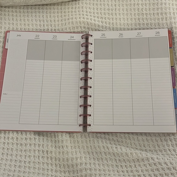 Happy Planner Big lined vertical layout 18 month planner. 2024-2025. - Picture 5 of 5